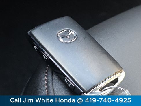 Used 2023 MAZDA MAZDA3 s image 33