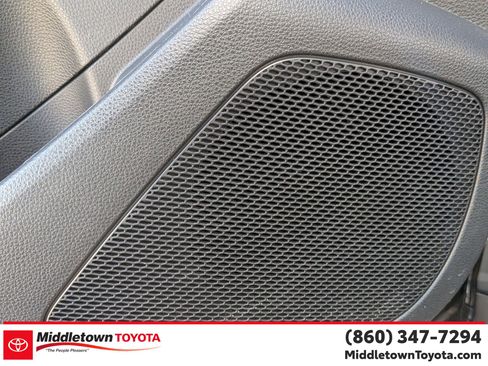 Used 2023 Toyota Corolla Cross L image 13