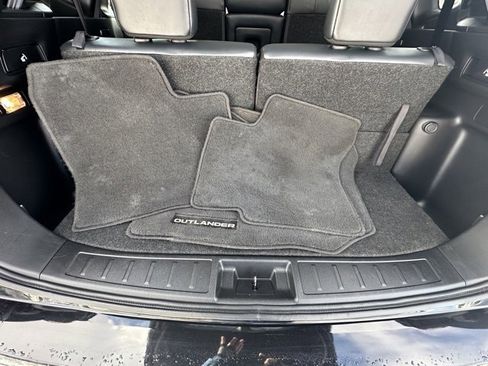 Used 2022 Mitsubishi Outlander SE image 18