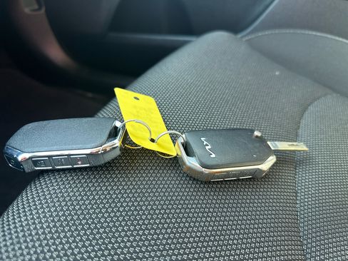 Used 2022 Kia Forte LXS w/ LXS Technology Package image 30