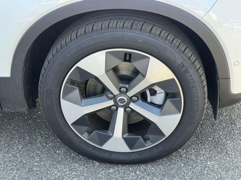 Certified 2026 Volvo XC40 B5 Plus w/ Protection Package Premier image 6