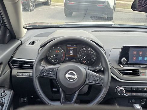 Used 2023 Nissan Altima 2.5 S FWD image 15