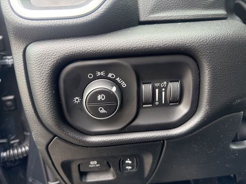 New 2026 RAM 1500 4x4 Crew Cab image 16