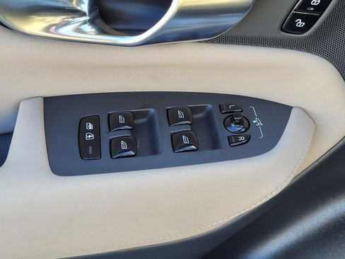 Certified 2025 Volvo XC90 T8 Plus image 13