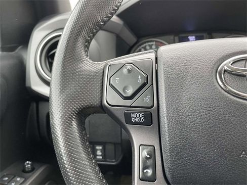 Used 2022 Toyota Tacoma TRD Sport image 25