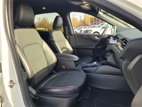 Certified 2023 Ford Escape ST-Line w/ Equipment Group 301A image 15