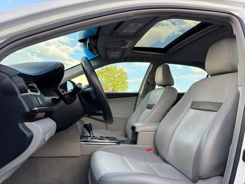 Used 2012 Toyota Camry XLE w/ Leather Pkg FWD image 12