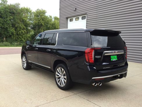 Used 2021 GMC Yukon XL Denali w/ Denali Ultimate Package AWD/4WD image 7