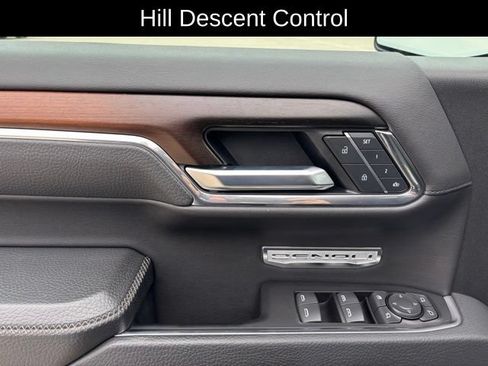 Certified 2025 GMC Sierra 1500 Denali w/ Technology Package AWD/4WD image 23
