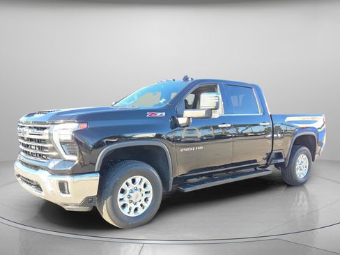 Used 2024 Chevrolet Silverado 2500 LTZ w/ LTZ Premium Package image 2