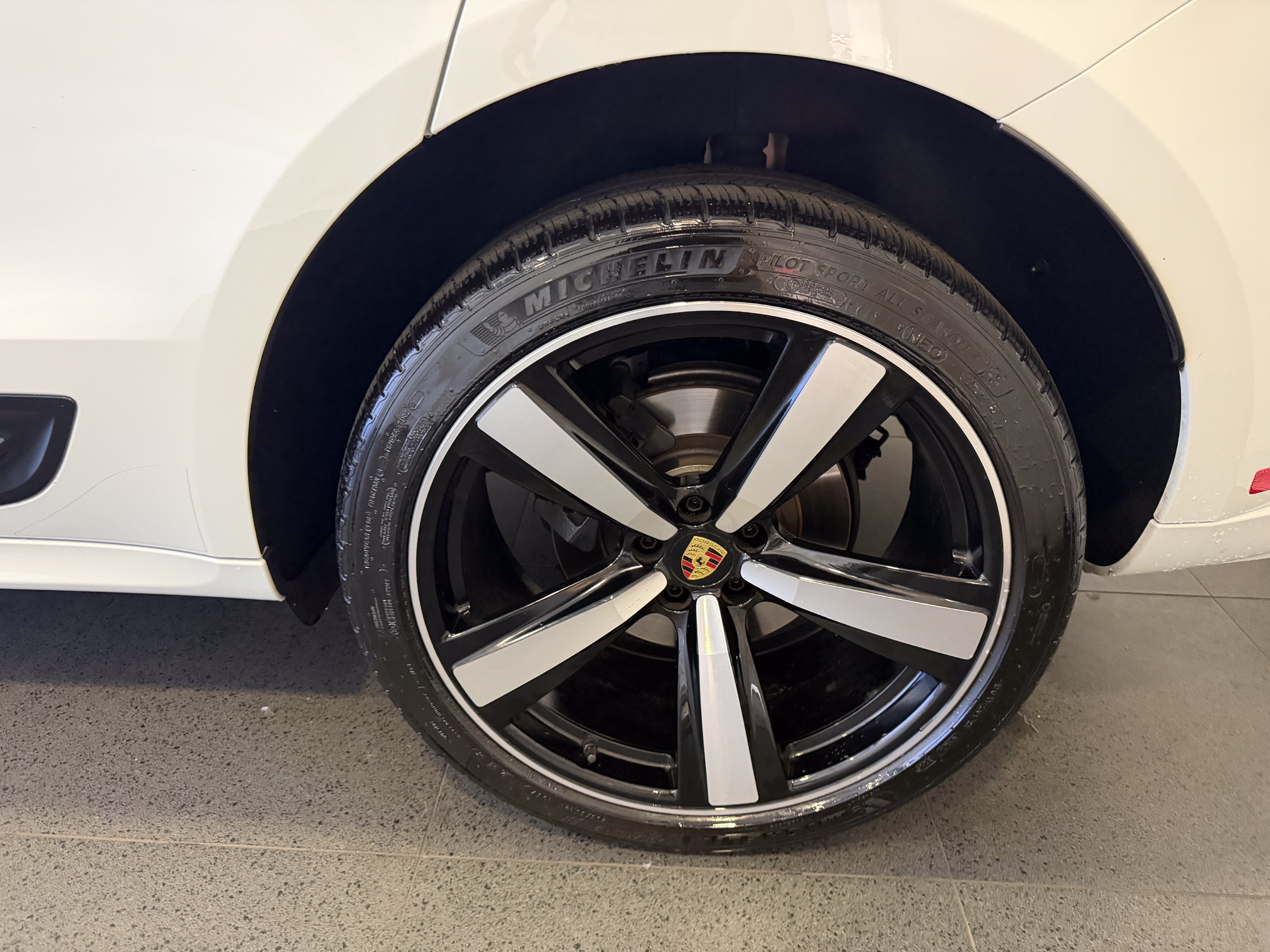 Certified 2026 Porsche Macan Turbo AWD/4WD image 11