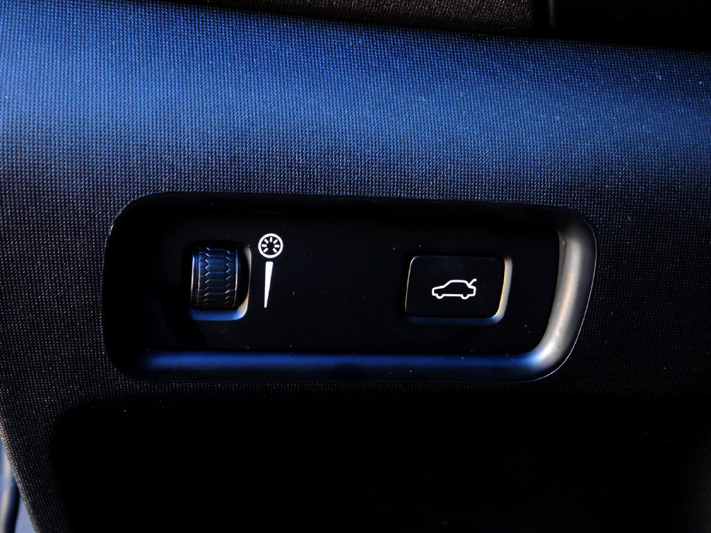 Used 2022 Polestar Polestar 2 w/ Plus Package AWD/4WD image 27