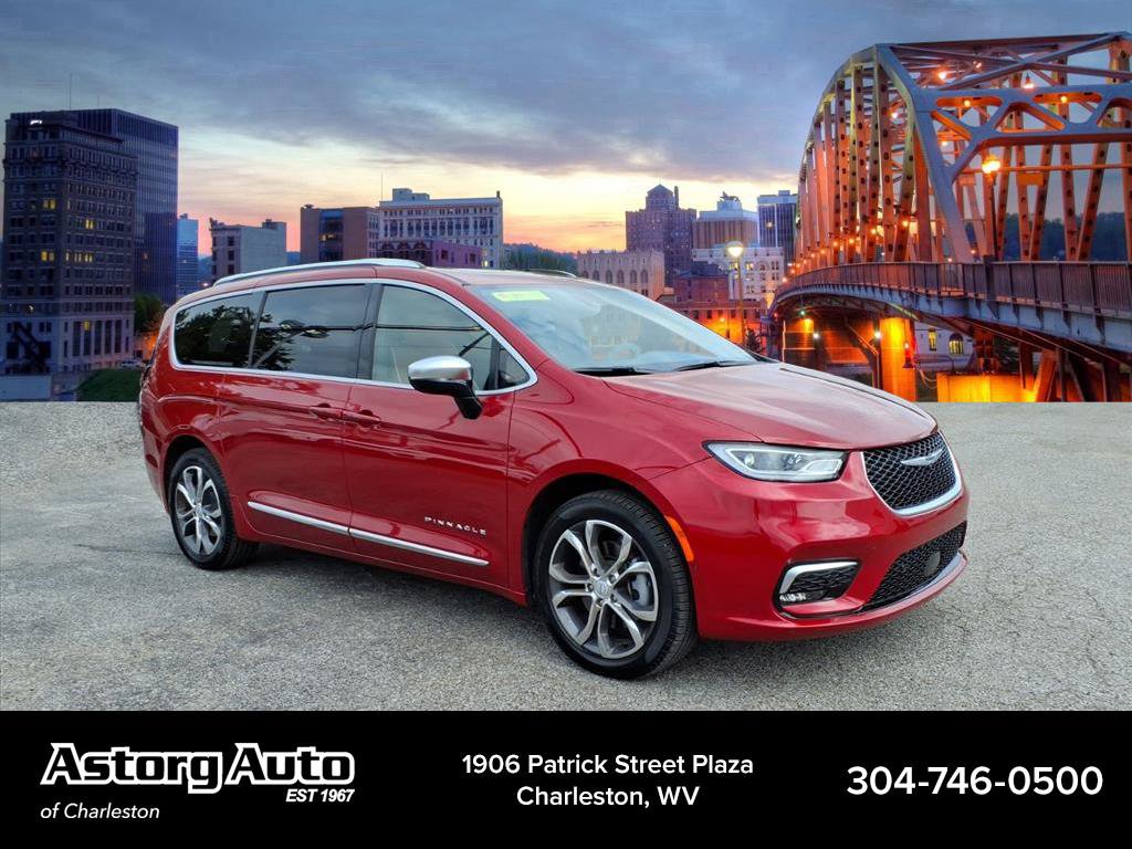 Used 2026 Chrysler Pacifica Pinnacle w/ Trailer Tow Group AWD/4WD image 1