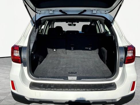 Used 2017 Subaru Outback 2.5i Premium AWD/4WD image 25