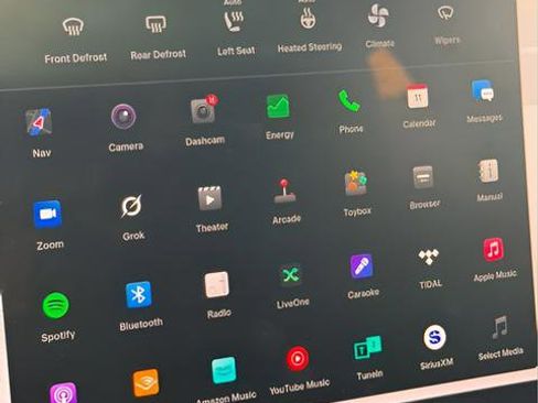 Used 2023 Tesla Model 3 Standard Range image 15