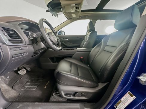 Used 2023 Nissan Rogue SV w/ SV Premium B Package AWD/4WD image 13