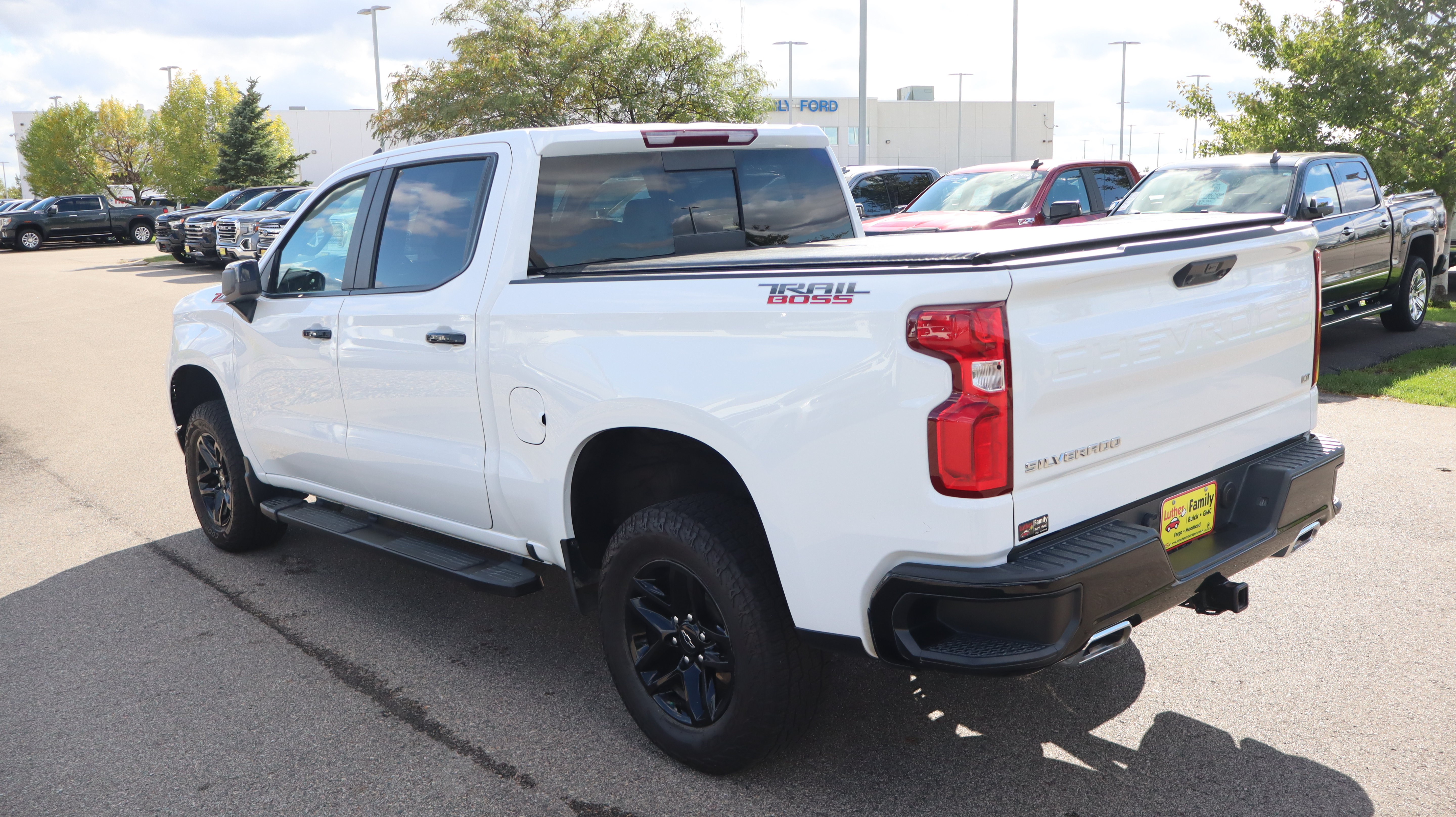 Used 2024 Chevrolet Silverado 1500 LT Trail Boss w/ Convenience Package II AWD/4WD image 5