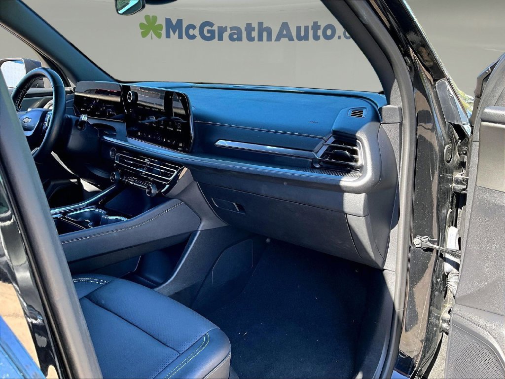 Used 2025 Chevrolet Traverse LT AWD/4WD image 31
