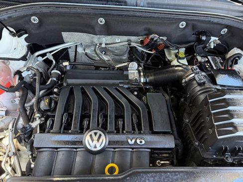 Used 2021 Volkswagen Atlas SEL R-Line AWD/4WD image 16