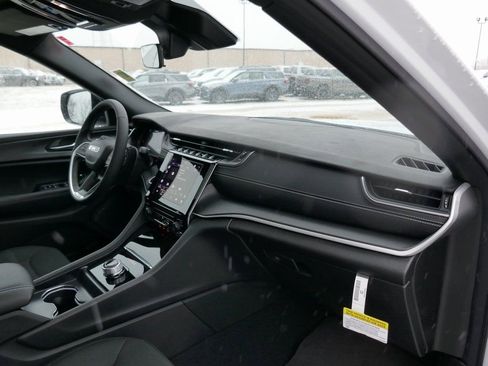 New 2025 Jeep Grand Cherokee Laredo X image 10