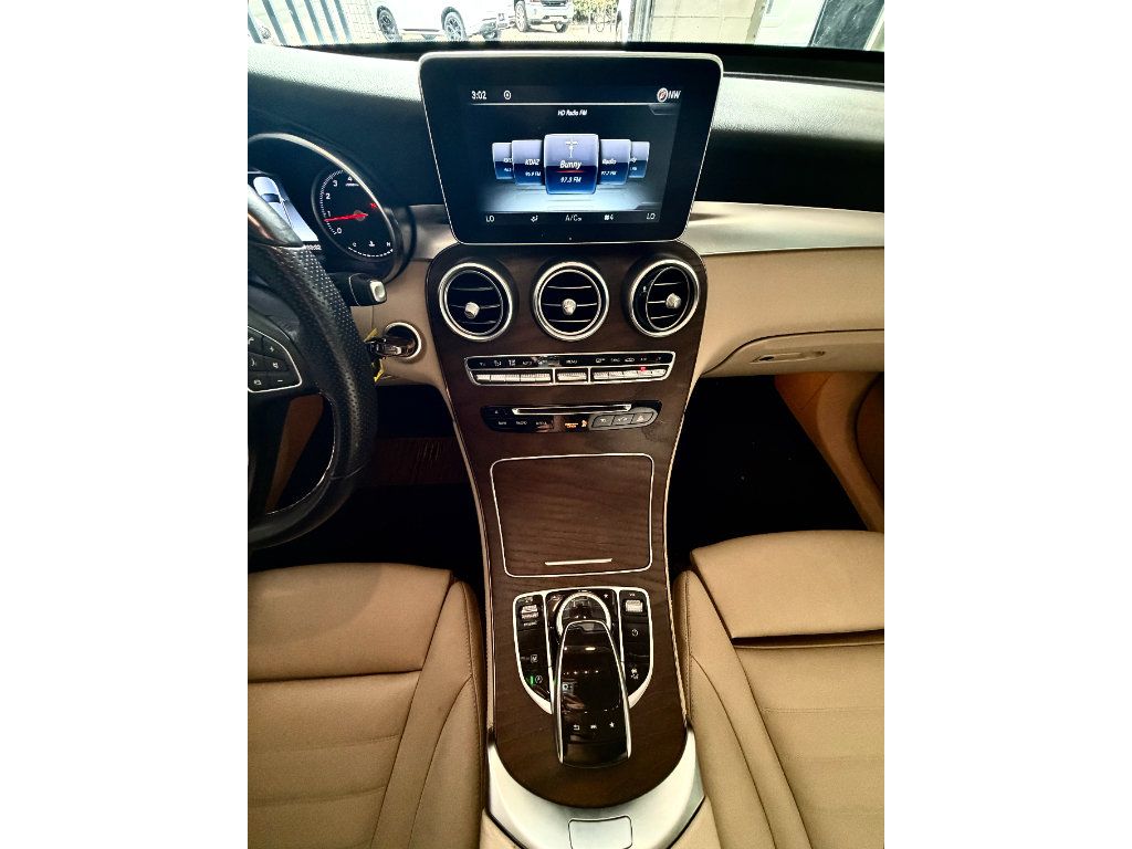 Used 2019 Mercedes-Benz GLC 300 4MATIC image 20