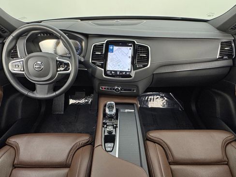 Used 2022 Volvo XC90 T8 Inscription image 13