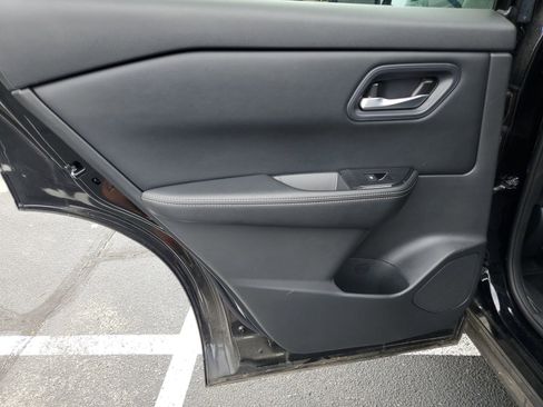 Used 2024 Nissan Rogue SV image 23