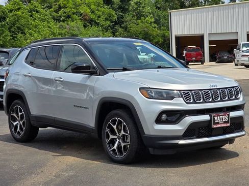 Used 2025 Jeep Compass Limited AWD/4WD image 5