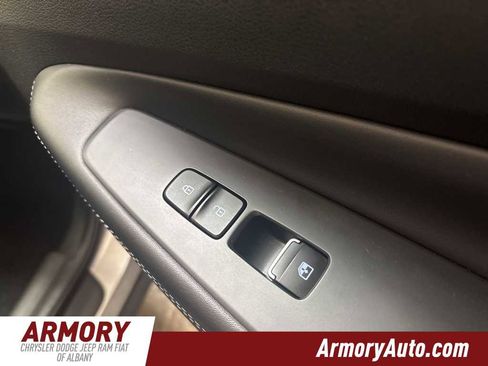 Used 2023 Hyundai Santa Fe Limited image 39