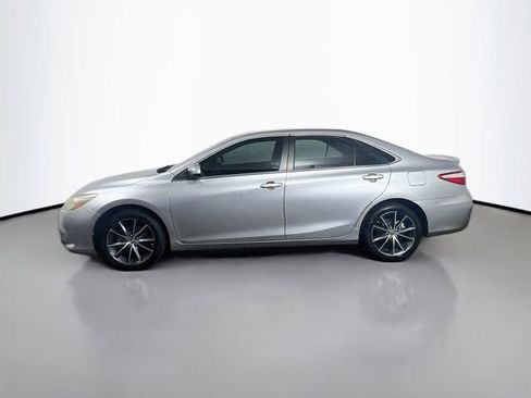 Used 2015 Toyota Camry XSE FWD image 5