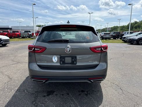 Certified 2018 Buick Regal Preferred w/ Sights and Sounds Package AWD/4WD image 3