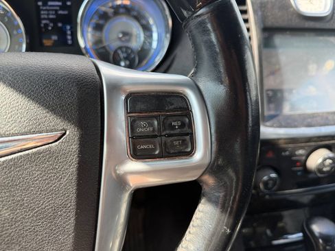 Used 2013 Chrysler 300 C AWD/4WD image 18