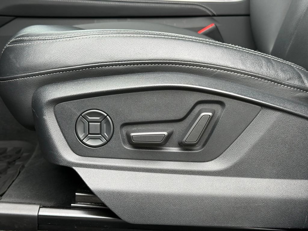 Used 2023 Audi Q8 Premium Plus w/ Premium Plus Package AWD/4WD image 12