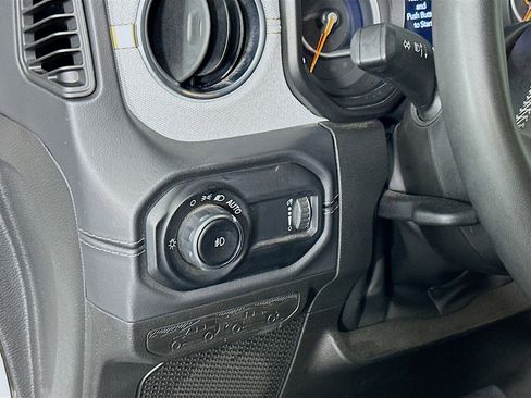 Used 2025 Jeep Wrangler Unlimited Sahara AWD/4WD image 16