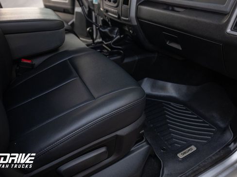 Used 2017 RAM 3500 Tradesman w/ Chrome Appearance Group image 14