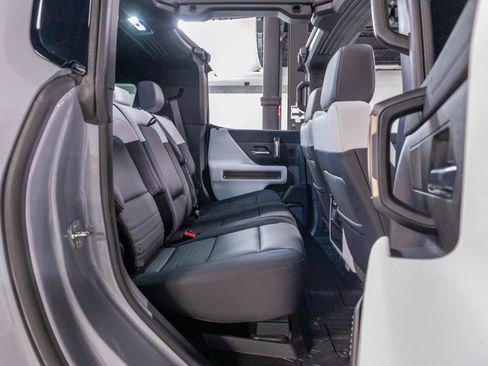 Used 2025 GMC Hummer EV 3X AWD/4WD image 45
