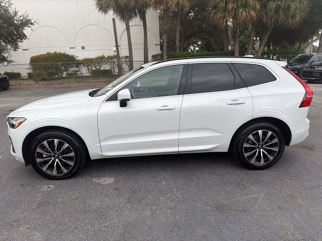 Used 2023 Volvo XC60 B5 Core w/ Climate Package FWD image 2