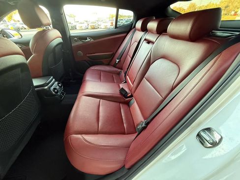 Used 2019 Kia Stinger GT1 image 12
