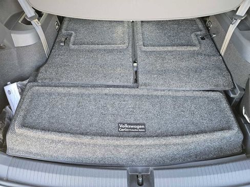 Used 2022 Volkswagen Tiguan SE image 30