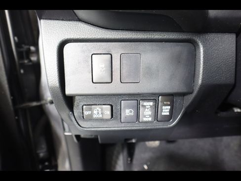 Used 2021 Toyota Tacoma TRD Off-Road w/ Technology Package AWD/4WD image 22