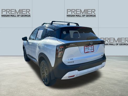 Used 2026 Nissan Kicks SR w/ Illumination Package image 7