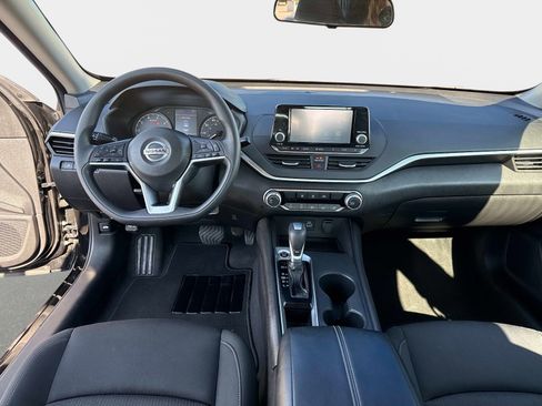 Used 2022 Nissan Altima 2.5 S FWD image 17