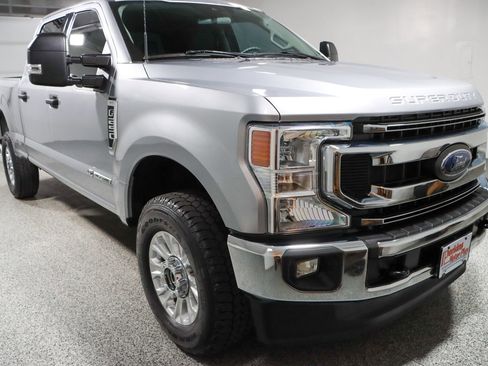 Used 2022 Ford F250 XLT w/ XLT Value Package AWD/4WD image 5