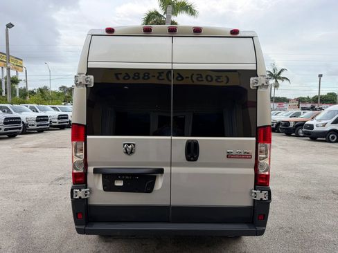 Used 2017 RAM ProMaster 2500 w/ Premium Appearance Group FWD image 8