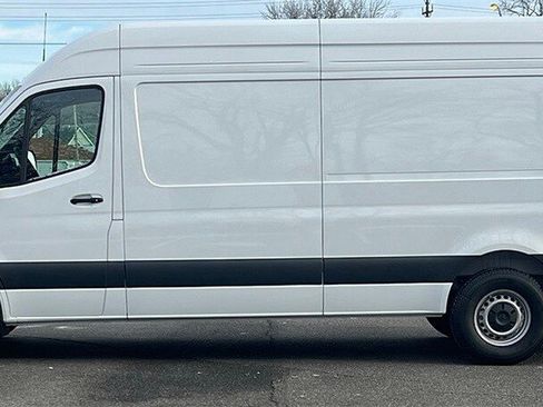 New 2025 Mercedes-Benz Sprinter 2500 image 8