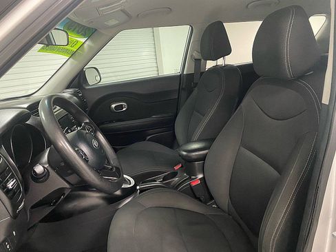 Used 2019 Kia Soul image 9