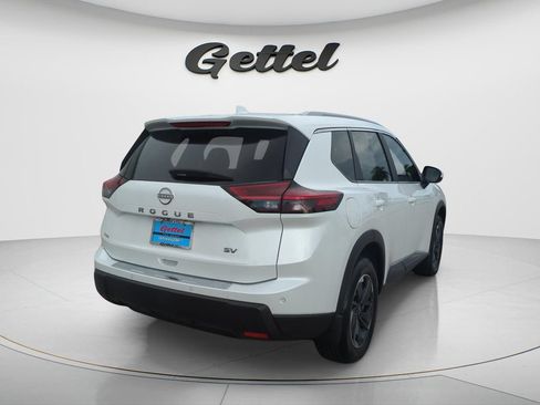 Certified 2024 Nissan Rogue SV w/ SV Premium Package FWD image 5