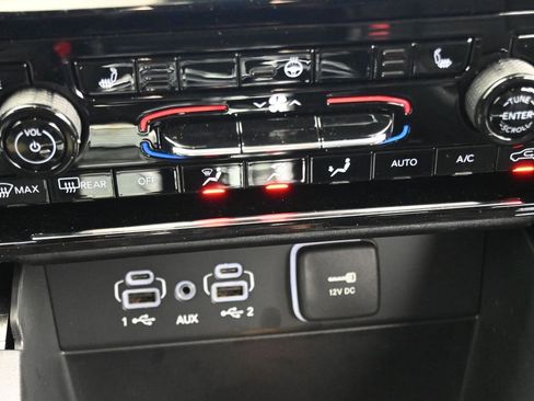 New 2025 Jeep Grand Cherokee Limited w/ Black Appearance Package image 27