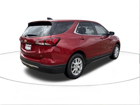 Used 2022 Chevrolet Equinox LT image 3