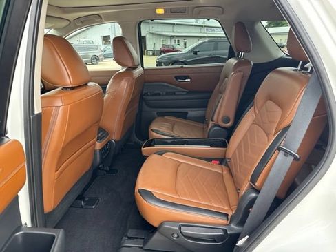 Used 2023 Nissan Pathfinder Platinum AWD/4WD image 21
